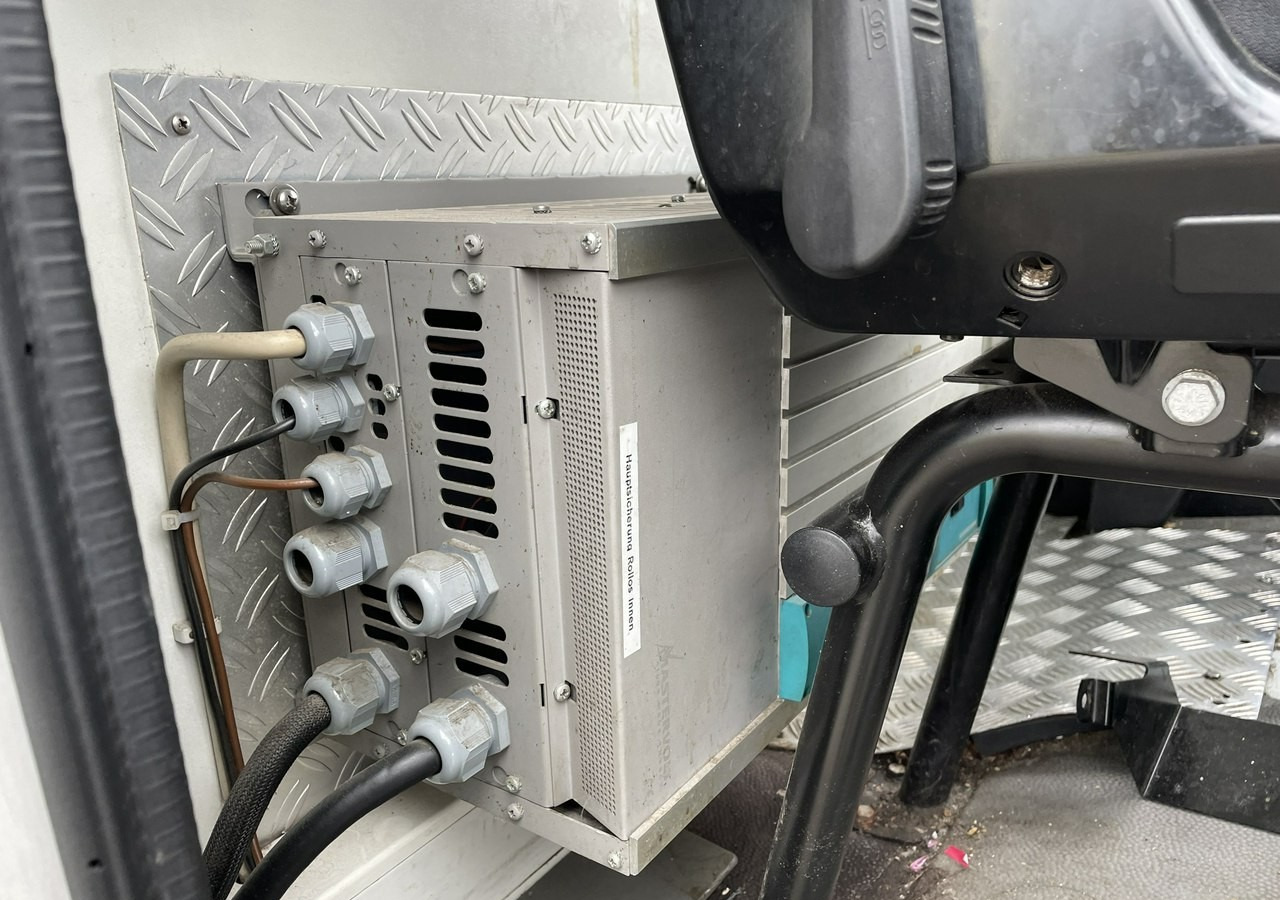 Mercedes-Benz Inny Mercedes-Benz Autosklep Gastronomiczny Warzywniak food truck foodtruck sklep 2008 в лизинг Mercedes-Benz Inny Mercedes-Benz Autosklep Gastronomiczny Warzywniak food truck foodtruck sklep 2008: фото 15