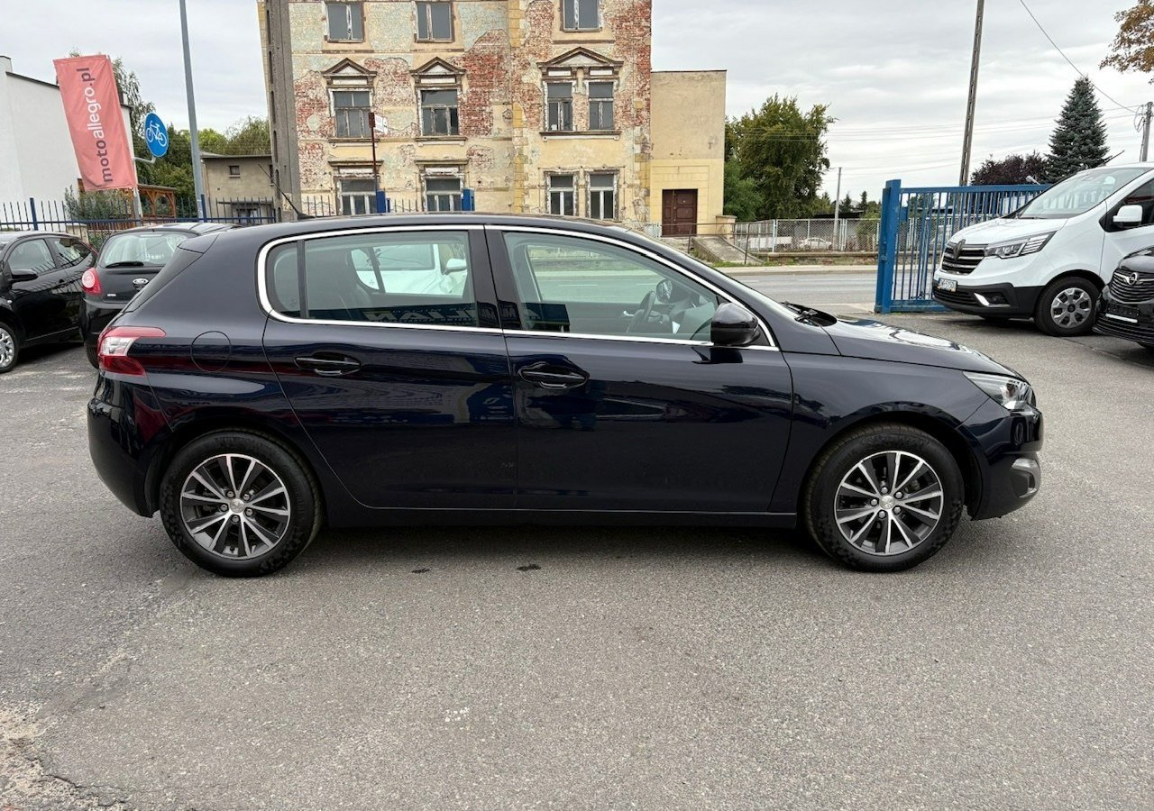 Peugeot 308 II Peugeot 308 HB 1.6HDI 85tkm FullLed Navi Klima 2016 - Хэтчбек: фото 3 Peugeot 308 II Peugeot 308 HB 1.6HDI 85tkm FullLed Navi Klima 2016 - Хэтчбек: фото 3