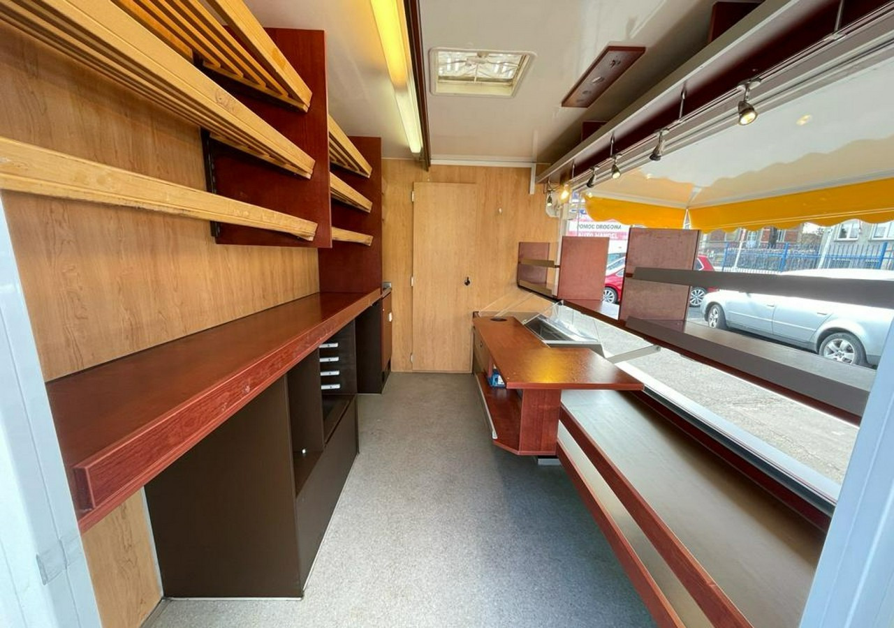 Renault Master Autosklep Sklep pieczywa Gastronomiczny Food Truck Foodtruck 2015 - Торговый грузовик: фото 3 Renault Master Autosklep Sklep pieczywa Gastronomiczny Food Truck Foodtruck 2015 - Торговый грузовик: фото 3