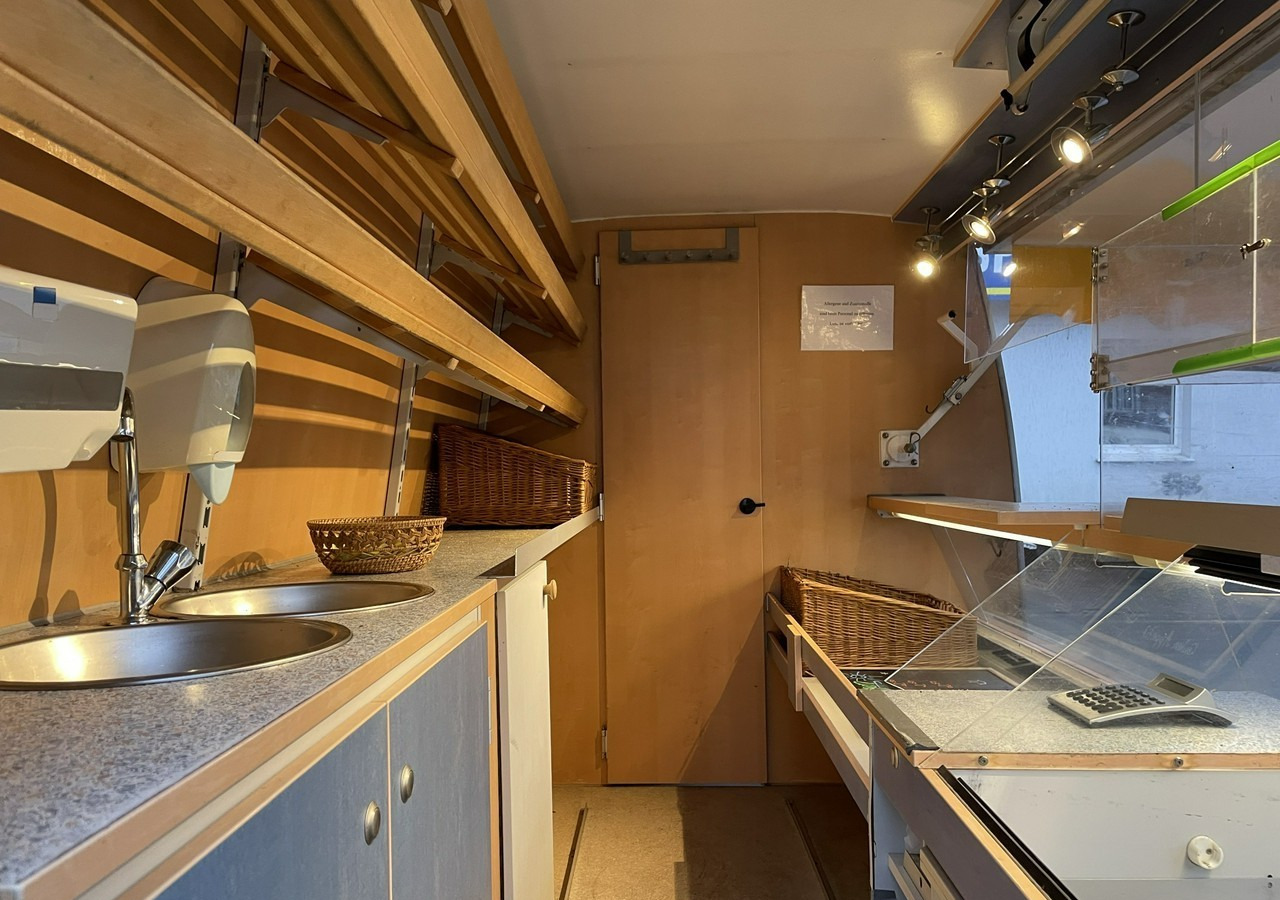 Renault Master Autosklep pieczywa Sklep Gastronomiczny Food Truck Foodtruck 2009 - Торговый грузовик: фото 3 Renault Master Autosklep pieczywa Sklep Gastronomiczny Food Truck Foodtruck 2009 - Торговый грузовик: фото 3