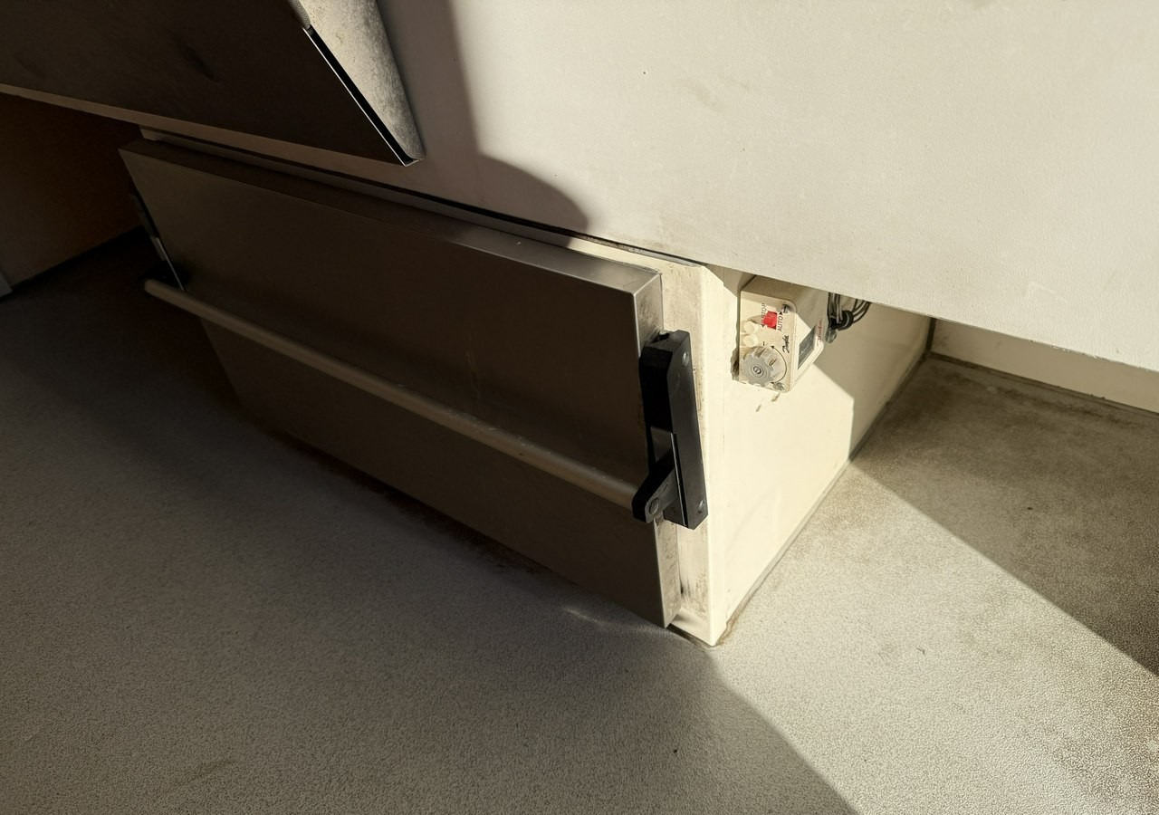 Торговый грузовик Renault Master Autosklep wędlin Gastronomiczny Food Truck Foodtruck Sklep Borco 201: фото 10 Торговый грузовик Renault Master Autosklep wędlin Gastronomiczny Food Truck Foodtruck Sklep Borco 201: фото 10