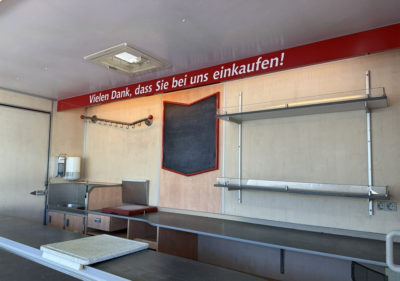 Торговый грузовик Renault Master Autosklep wędlin Gastronomiczny Food Truck Foodtruck Sklep Borco 201: фото 13 Торговый грузовик Renault Master Autosklep wędlin Gastronomiczny Food Truck Foodtruck Sklep Borco 201: фото 13