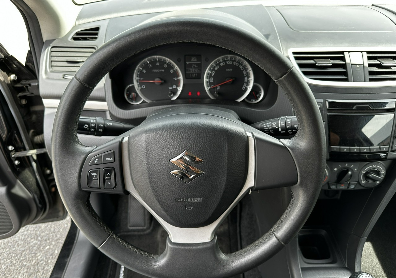 Suzuki Swift V Suzuki Swift 1.2-94KM Klima Model 2012 - Легковой автомобиль: фото 5 Suzuki Swift V Suzuki Swift 1.2-94KM Klima Model 2012 - Легковой автомобиль: фото 5