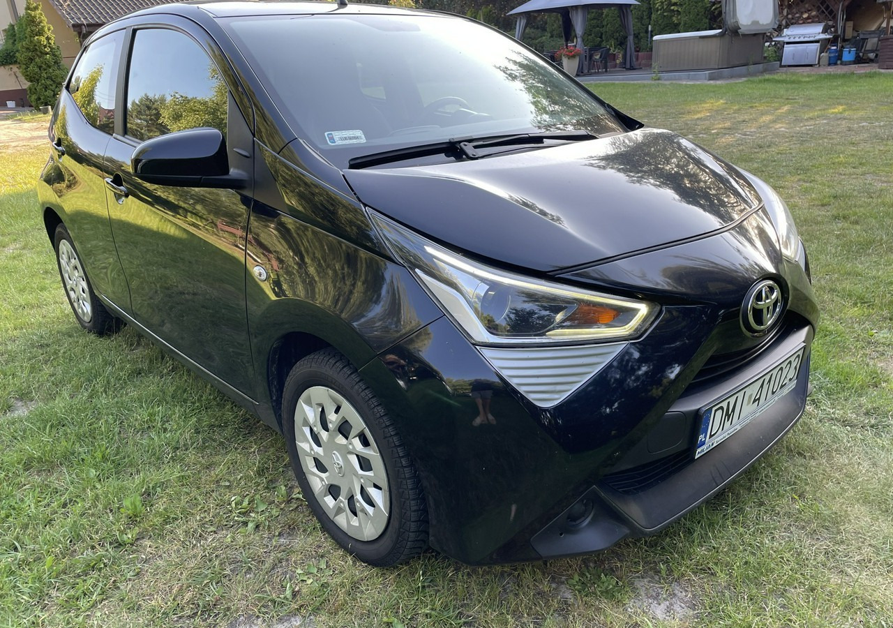 Toyota Aygo II Toyota Aygo 1.0-16V Klima Salon PL 24651km Model 2021 - Хэтчбек: фото 1 Toyota Aygo II Toyota Aygo 1.0-16V Klima Salon PL 24651km Model 2021 - Хэтчбек: фото 1