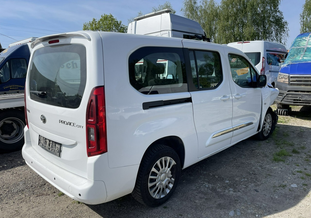 Toyota ProAce Proace City Verso Toyota Proace City Verso Long 1.5 D-4D Business 2021Salon - Легковой автомобиль: фото 2 Toyota ProAce Proace City Verso Toyota Proace City Verso Long 1.5 D-4D Business 2021Salon - Легковой автомобиль: фото 2
