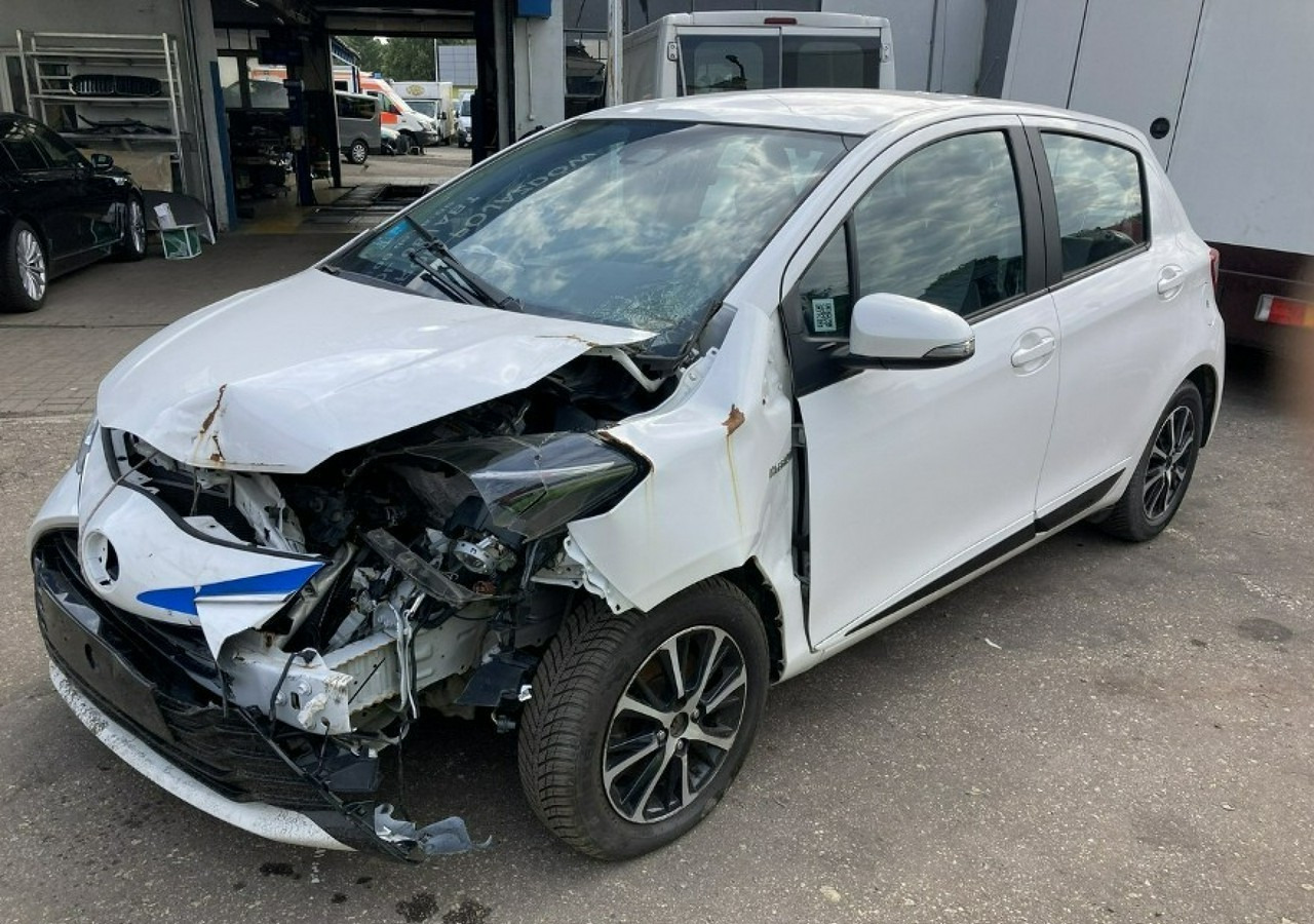 Toyota Yaris III Toyota Yaris Hybrid 1.5 VVT-i Y20 Model 2019 Salon PL - Хэтчбек: фото 5 Toyota Yaris III Toyota Yaris Hybrid 1.5 VVT-i Y20 Model 2019 Salon PL - Хэтчбек: фото 5