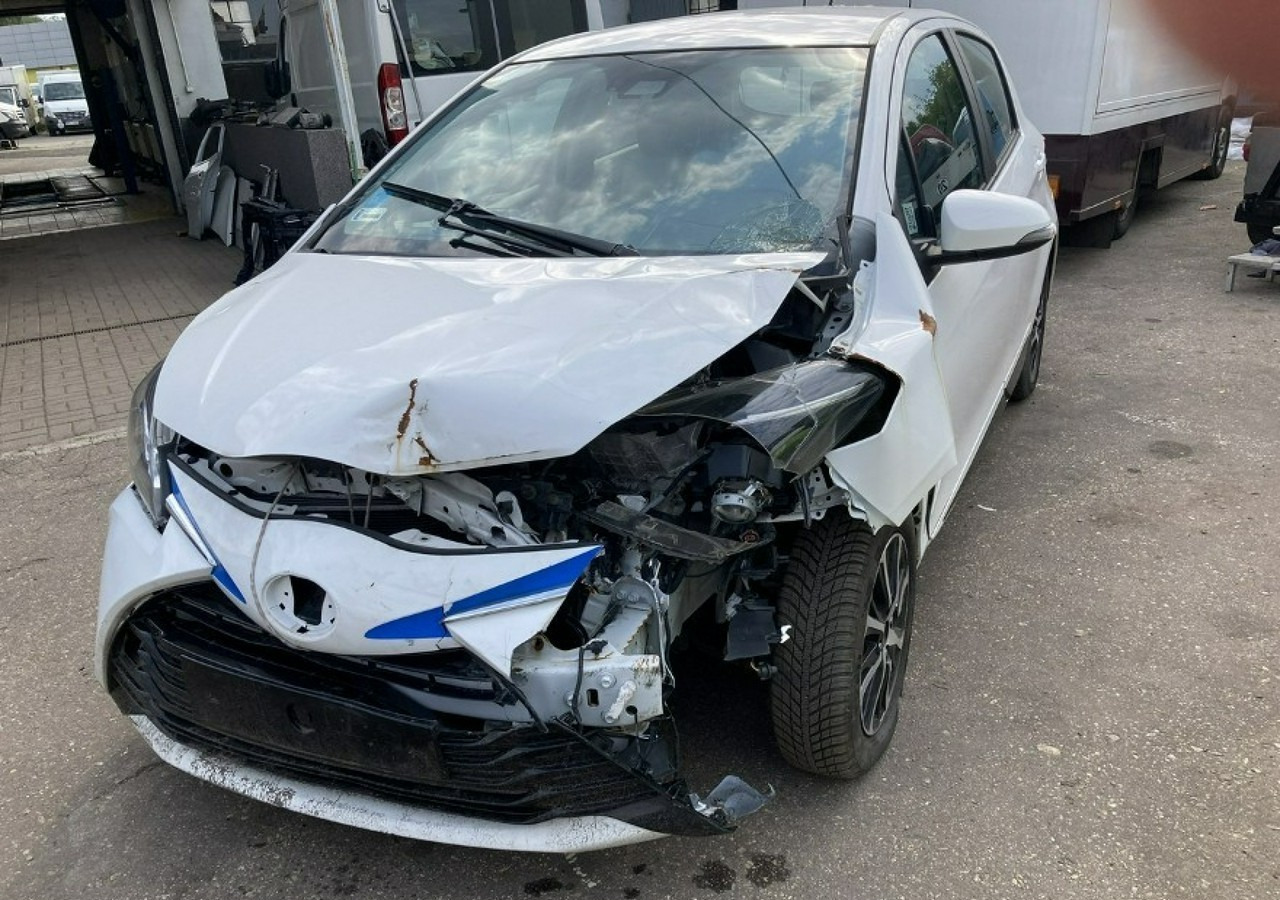 Toyota Yaris III Toyota Yaris Hybrid 1.5 VVT-i Y20 Model 2019 Salon PL - Хэтчбек: фото 2 Toyota Yaris III Toyota Yaris Hybrid 1.5 VVT-i Y20 Model 2019 Salon PL - Хэтчбек: фото 2