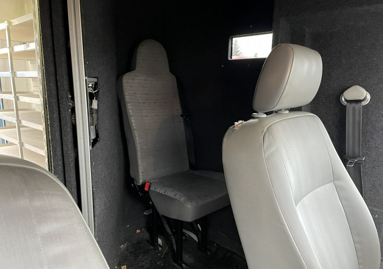 Инкассаторская машина Volkswagen Transporter T5 Transporter Bankowóz kuloodporny opancerzony Model 2015: фото 14