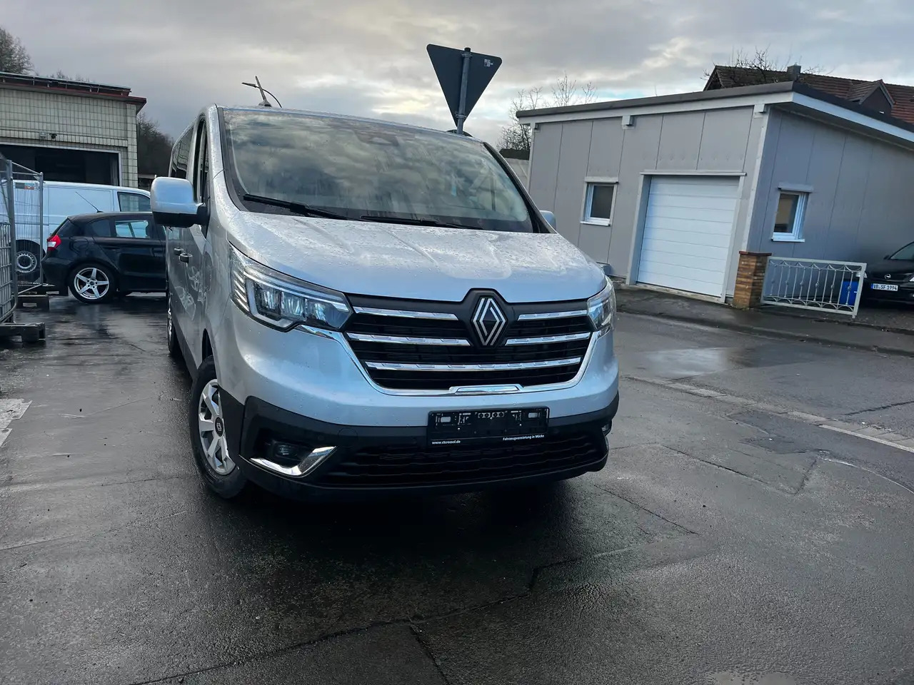 Renault Trafic L2H1 3,0t (8/9 Sitze) Life - Микроавтобус, Пассажирский фургон: фото 2 Renault Trafic L2H1 3,0t (8/9 Sitze) Life - Микроавтобус, Пассажирский фургон: фото 2
