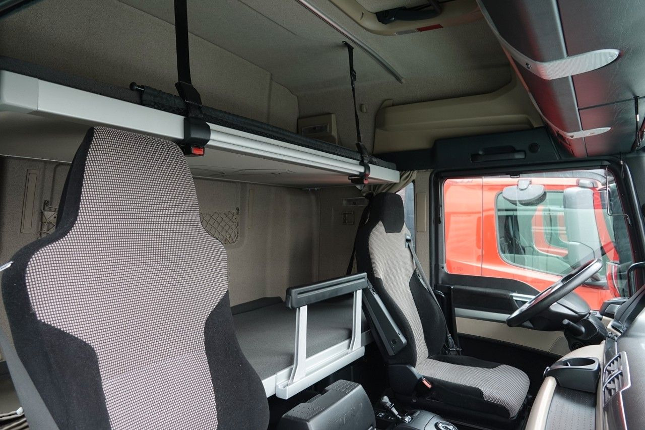 Фото интерьера 3:  MAN TGX 26.460 / ZESTAW TANDEM PRZEJAZDOWY / 120 M3 в лизинг MAN TGX 26.460 / ZESTAW TANDEM PRZEJAZDOWY / 120 M3