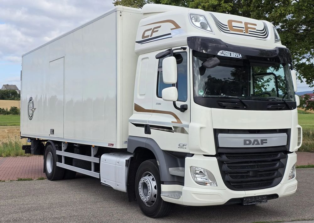 DAF CF 330 / 10.2017 / KONTENER MEBLOWY / IZOTERMA / WINDA / 18 PALET / E6 / NISKI PRZEBIEG / Z NIEMIEC / JAK NOWY / DUŻY SILNIK  10 837cm3// - Грузовик с закрытым кузовом: фото 1 DAF CF 330 / 10.2017 / KONTENER MEBLOWY / IZOTERMA / WINDA / 18 PALET / E6 / NISKI PRZEBIEG / Z NIEMIEC / JAK NOWY / DUŻY SILNIK  10 837cm3// - Грузовик с закрытым кузовом: фото 1