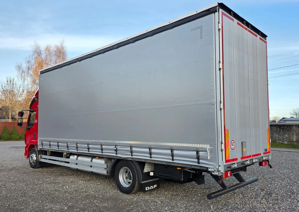 DAF LF 290 / WINDA / 16TON DMC / 3M WYSOKOŚĆ / JUMBO / FIRANKA / SYPIALKA / AUTOMAT / JEDEN WŁAŚCICIE / EURO 6 / 2017/ SPROWADZONY / 19 PALET / DUŻA ŁADOWNOŚĆ / - Тентованный грузовик: фото 4 DAF LF 290 / WINDA / 16TON DMC / 3M WYSOKOŚĆ / JUMBO / FIRANKA / SYPIALKA / AUTOMAT / JEDEN WŁAŚCICIE / EURO 6 / 2017/ SPROWADZONY / 19 PALET / DUŻA ŁADOWNOŚĆ / - Тентованный грузовик: фото 4