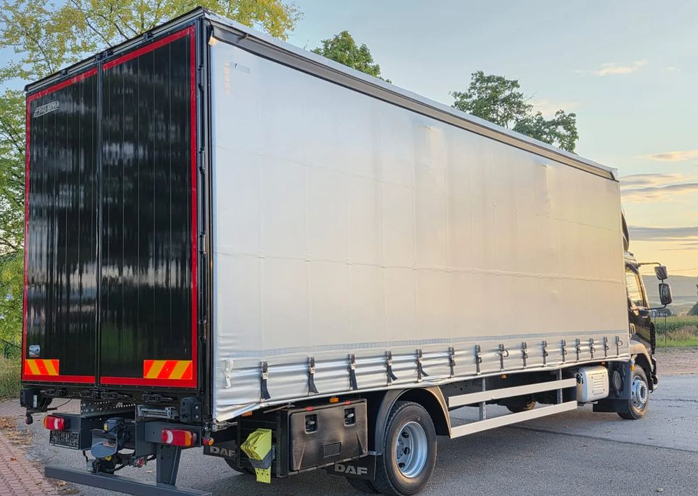 DAF LF 290 / WINDA / 16TON DMC / FIRANKA / SYPIALKA / AUTOMAT / JEDEN WŁAŚCICIE / EURO 6 / 2019 / SPROWADZONY / 20PALET / NISKI PRZEBIEG / DUŻA ŁADOWNOŚĆ / JAK NOWY - Тентованный грузовик: фото 5 DAF LF 290 / WINDA / 16TON DMC / FIRANKA / SYPIALKA / AUTOMAT / JEDEN WŁAŚCICIE / EURO 6 / 2019 / SPROWADZONY / 20PALET / NISKI PRZEBIEG / DUŻA ŁADOWNOŚĆ / JAK NOWY - Тентованный грузовик: фото 5