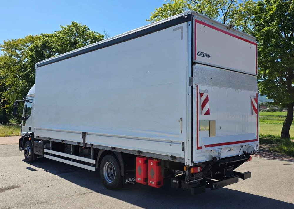 Iveco EUROCARGO 160E320/FIRANKA/WINDA/AUTOMAT/NISKI PRZEBIEG/E6/SPROWADZONY/PIERWSZY WŁAŚCICIEL - Тентованный грузовик: фото 4 Iveco EUROCARGO 160E320/FIRANKA/WINDA/AUTOMAT/NISKI PRZEBIEG/E6/SPROWADZONY/PIERWSZY WŁAŚCICIEL - Тентованный грузовик: фото 4