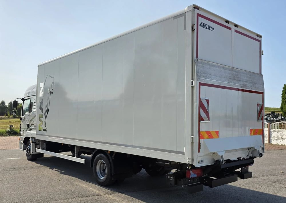 MAN TGL 12.250 / KONTENER / IZOTERMA / WINDA / 2019R / EURO 6 / PEŁEN SERWIS / 6 TON ŁADOWNOŚĆ / SPROWADZONY / ZADBANY / JAK NOWY / KSIĄŻKA SERWISOWA / E6 / 17 PALET - Грузовик с закрытым кузовом: фото 5 MAN TGL 12.250 / KONTENER / IZOTERMA / WINDA / 2019R / EURO 6 / PEŁEN SERWIS / 6 TON ŁADOWNOŚĆ / SPROWADZONY / ZADBANY / JAK NOWY / KSIĄŻKA SERWISOWA / E6 / 17 PALET - Грузовик с закрытым кузовом: фото 5