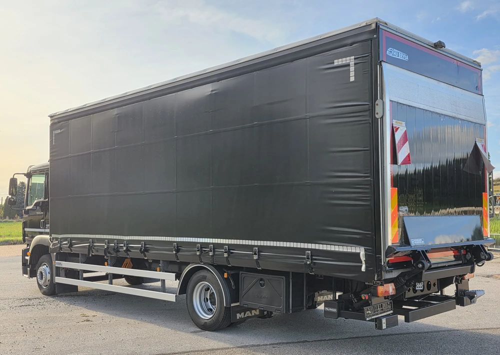 MAN TGM 12.290 / 15.290 / E6/ FIRANKA /BOCZNE DRZWI / BURTO-FIRANKA / 18PALET / WINDA / NISKI PRZEBIEG / 2018/ CAŁY NA PODUSZKACH / SERWISOWANY - Тентованный грузовик: фото 4 MAN TGM 12.290 / 15.290 / E6/ FIRANKA /BOCZNE DRZWI / BURTO-FIRANKA / 18PALET / WINDA / NISKI PRZEBIEG / 2018/ CAŁY NA PODUSZKACH / SERWISOWANY - Тентованный грузовик: фото 4