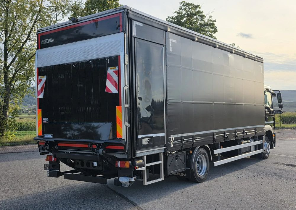 MAN TGM 12.290 / 15.290 / E6/ FIRANKA /BOCZNE DRZWI / BURTO-FIRANKA / 18PALET / WINDA / NISKI PRZEBIEG / 2018/ CAŁY NA PODUSZKACH / SERWISOWANY - Тентованный грузовик: фото 5 MAN TGM 12.290 / 15.290 / E6/ FIRANKA /BOCZNE DRZWI / BURTO-FIRANKA / 18PALET / WINDA / NISKI PRZEBIEG / 2018/ CAŁY NA PODUSZKACH / SERWISOWANY - Тентованный грузовик: фото 5