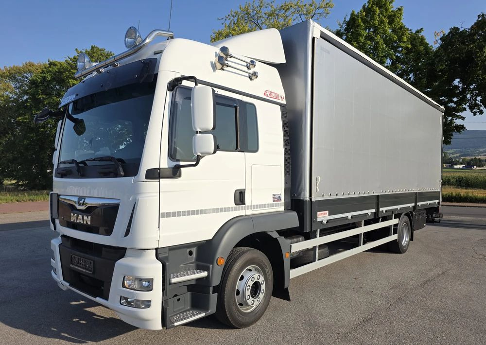MAN TGM 15.290 / BURTO-FIRANKA / CAŁY NA PODUSZKACH /KLIMA POSTOJOWA / 2018R / NISKI PRZEBIEG / 18 PALET / E6 / JAK NOWY / WINDA / - Тентованный грузовик: фото 1 MAN TGM 15.290 / BURTO-FIRANKA / CAŁY NA PODUSZKACH /KLIMA POSTOJOWA / 2018R / NISKI PRZEBIEG / 18 PALET / E6 / JAK NOWY / WINDA / - Тентованный грузовик: фото 1