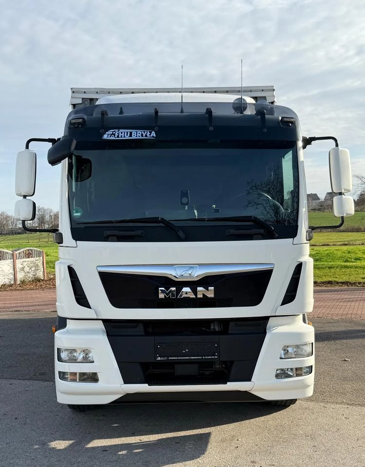 MAN TGM 15.290 / FIRANKA / 2016R / KLIMA POSTOJOWA /SPROWADZONY/ 8T ŁADOWNOŚĆ / 17 PALET / E6 / WINDA / - Тентованный грузовик: фото 3 MAN TGM 15.290 / FIRANKA / 2016R / KLIMA POSTOJOWA /SPROWADZONY/ 8T ŁADOWNOŚĆ / 17 PALET / E6 / WINDA / - Тентованный грузовик: фото 3