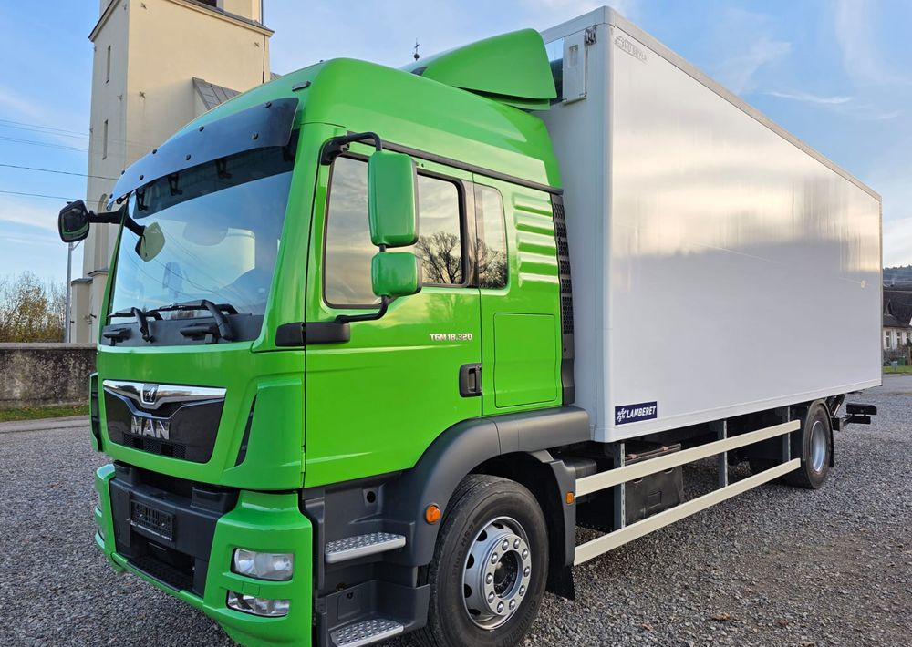MAN TGM 18.320 / 18.290 / 15.290 / IZOTERMA / WINDA / 19PALET / E6 / 08.2018 / LIFT / SPROWADZONY / AUTOMAT / SYPIALKA / PIERWSZY WŁAŚCICIEL / BOCZNE DRZWI / STAN BARDZO DOBRY - Рефрижератор: фото 1 MAN TGM 18.320 / 18.290 / 15.290 / IZOTERMA / WINDA / 19PALET / E6 / 08.2018 / LIFT / SPROWADZONY / AUTOMAT / SYPIALKA / PIERWSZY WŁAŚCICIEL / BOCZNE DRZWI / STAN BARDZO DOBRY - Рефрижератор: фото 1