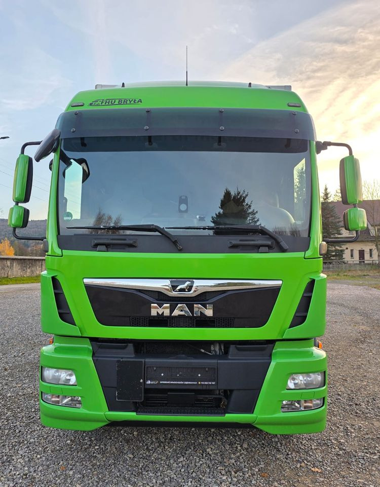 MAN TGM 18.320 / 18.290 / 15.290 / IZOTERMA / WINDA / 19PALET / E6 / 08.2018 / LIFT / SPROWADZONY / AUTOMAT / SYPIALKA / PIERWSZY WŁAŚCICIEL / BOCZNE DRZWI / STAN BARDZO DOBRY - Рефрижератор: фото 3 MAN TGM 18.320 / 18.290 / 15.290 / IZOTERMA / WINDA / 19PALET / E6 / 08.2018 / LIFT / SPROWADZONY / AUTOMAT / SYPIALKA / PIERWSZY WŁAŚCICIEL / BOCZNE DRZWI / STAN BARDZO DOBRY - Рефрижератор: фото 3