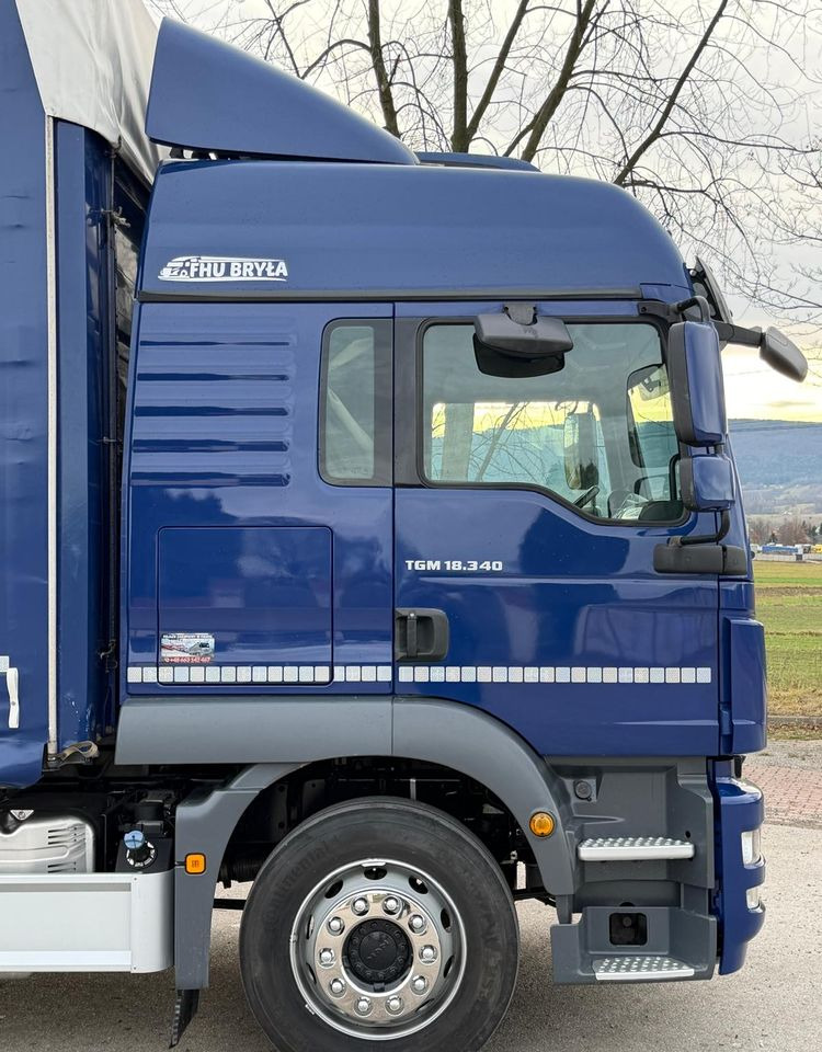 Тентованный грузовик MAN TGM 18.340 / FIRANKA / LIFT / SPROWADZONY / KLIMA POSTOJOWA / 2017 /  9700 ŁADOWNOŚĆ / AUTOMAT / 18 PALET / E6 /  WINDA /: фото 13