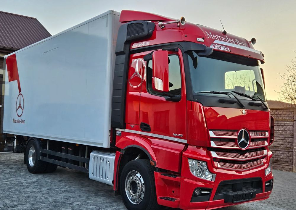 Mercedes-Benz ACTROS 1846/1836/IZOTERMA/WINDA/DUŻY SILNIK/E6/SPROWADZONY/NISKI PRZEBIEG/KONTENER/18 PALET/ALUMINIOWE FELGI/SUPER STAN - Рефрижератор: фото 2 Mercedes-Benz ACTROS 1846/1836/IZOTERMA/WINDA/DUŻY SILNIK/E6/SPROWADZONY/NISKI PRZEBIEG/KONTENER/18 PALET/ALUMINIOWE FELGI/SUPER STAN - Рефрижератор: фото 2