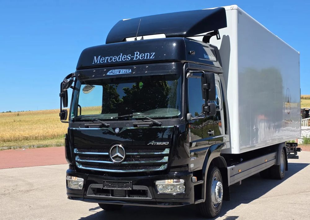 Mercedes-Benz ATEGO 1527/1530/IZOTERMA/WINDA/SPROWADZONY/E6/PIERWSZY WŁAŚCICIEL/AUTOMAT/18EURO PALET/STAN BARDZO DOBRY - Рефрижератор: фото 2 Mercedes-Benz ATEGO 1527/1530/IZOTERMA/WINDA/SPROWADZONY/E6/PIERWSZY WŁAŚCICIEL/AUTOMAT/18EURO PALET/STAN BARDZO DOBRY - Рефрижератор: фото 2