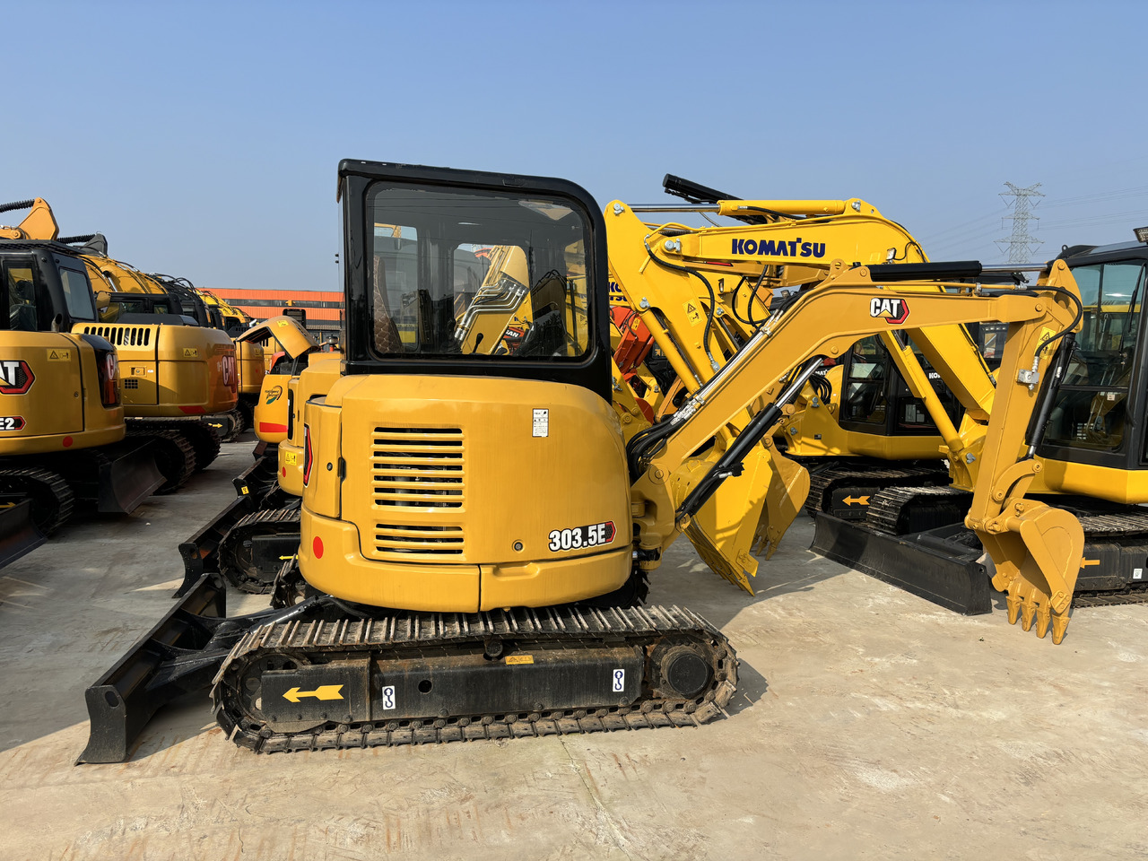 CATERPILLAR CAT303.5E - Мини-экскаватор: фото 2 CATERPILLAR CAT303.5E - Мини-экскаватор: фото 2