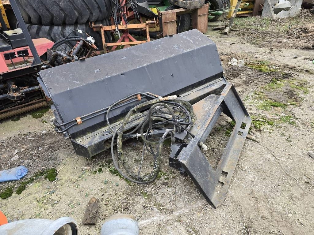 Bobcat Bobcat - Щетка для Строительной техники: фото 3 Bobcat Bobcat - Щетка для Строительной техники: фото 3