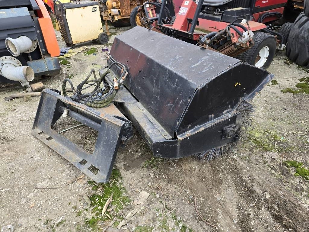 Bobcat Bobcat - Щетка для Строительной техники: фото 2 Bobcat Bobcat - Щетка для Строительной техники: фото 2