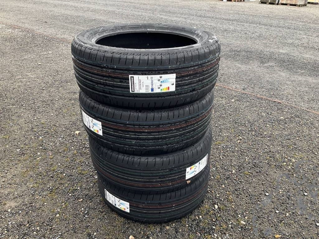 Bridgestone Alenza 255/50 R21 TYRES - Шина для Грузовиков: фото 1 Bridgestone Alenza 255/50 R21 TYRES - Шина для Грузовиков: фото 1
