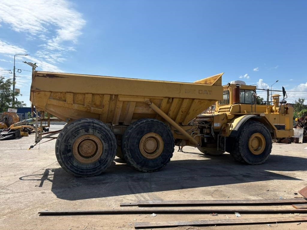 CAT D 350 C - Сочленённый самосвал: фото 2 CAT D 350 C - Сочленённый самосвал: фото 2