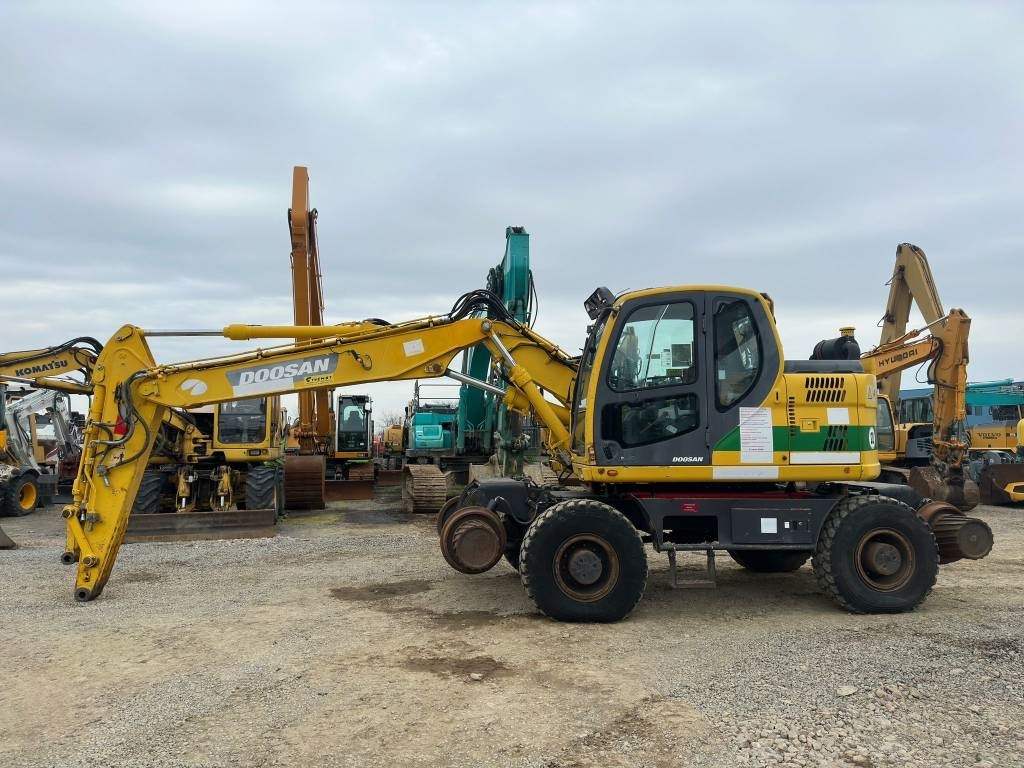 Doosan DX 160 WR - Колёсный экскаватор: фото 3 Doosan DX 160 WR - Колёсный экскаватор: фото 3