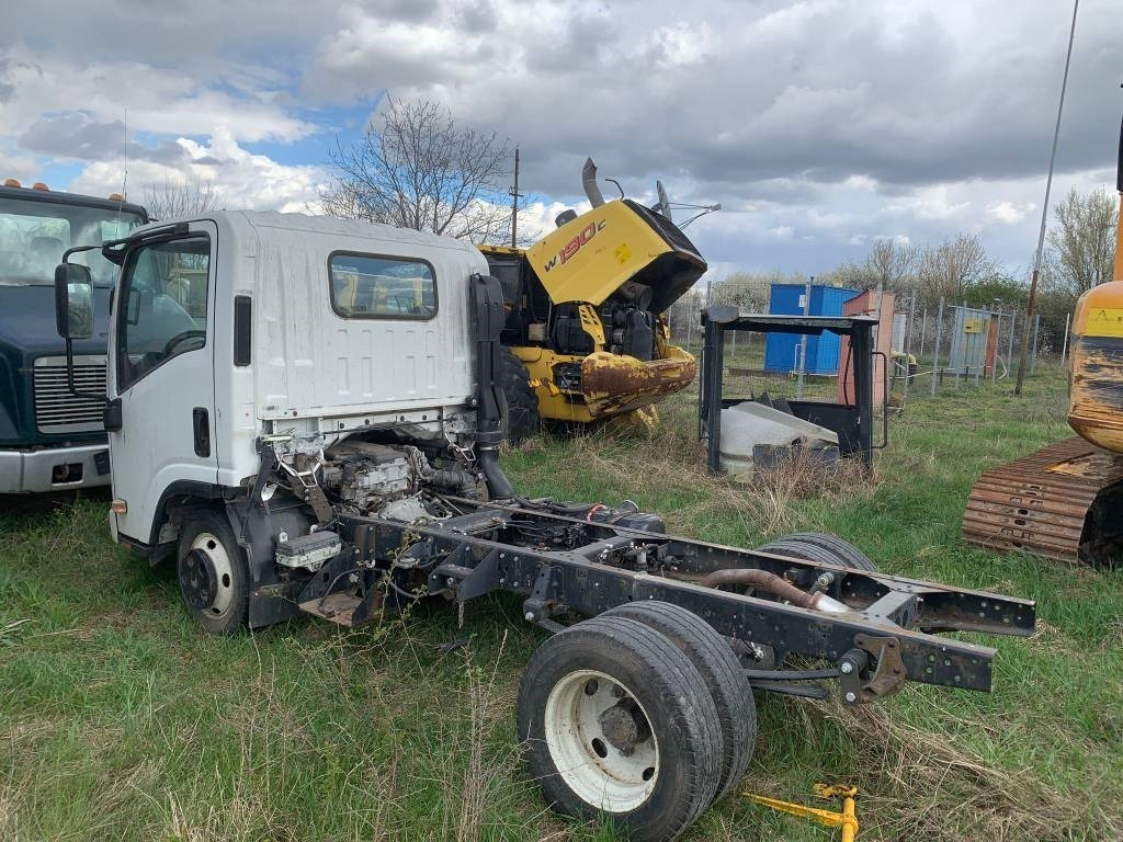 Isuzu FOR PARTS - Грузовик-шасси: фото 4 Isuzu FOR PARTS - Грузовик-шасси: фото 4