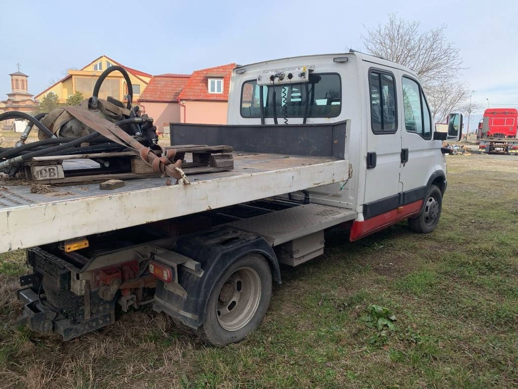 Iveco 40C 15 - Малотоннажный седельный тягач, Грузопассажирский фургон: фото 3 Iveco 40C 15 - Малотоннажный седельный тягач, Грузопассажирский фургон: фото 3