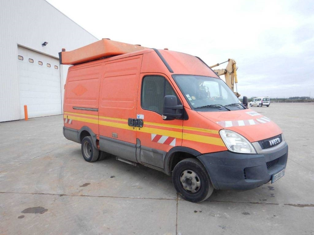 Iveco Daily 50C15 - Цельнометаллический фургон: фото 2 Iveco Daily 50C15 - Цельнометаллический фургон: фото 2