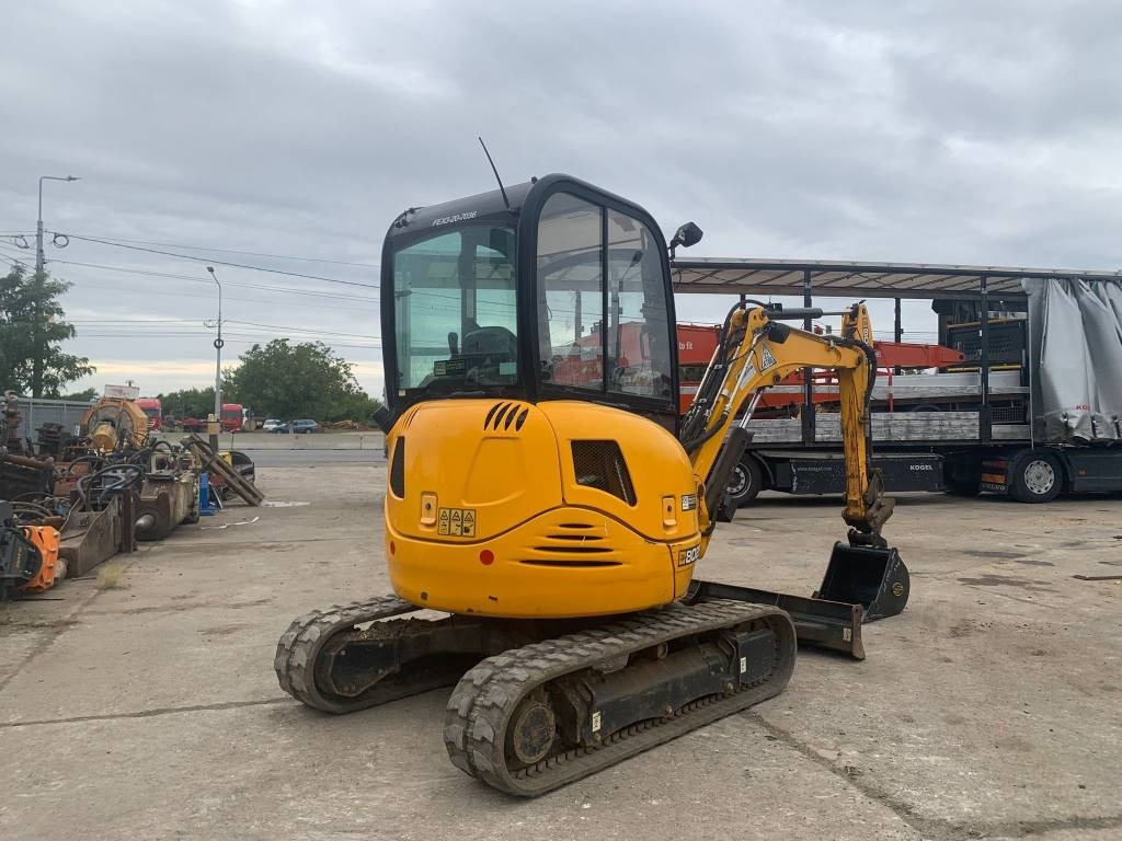 JCB 8025 ZTS - Мини-экскаватор: фото 2 JCB 8025 ZTS - Мини-экскаватор: фото 2