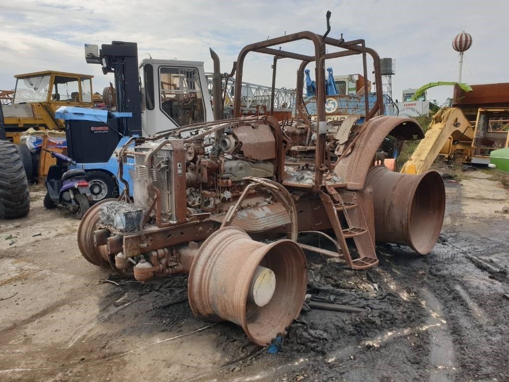 Трактор John Deere For Parts 6530: фото 8