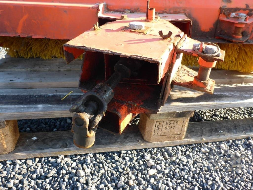 Kova LH1200HT BROOM ATTACHMENT - Щетка для Сельскохозяйственной техники: фото 3 Kova LH1200HT BROOM ATTACHMENT - Щетка для Сельскохозяйственной техники: фото 3