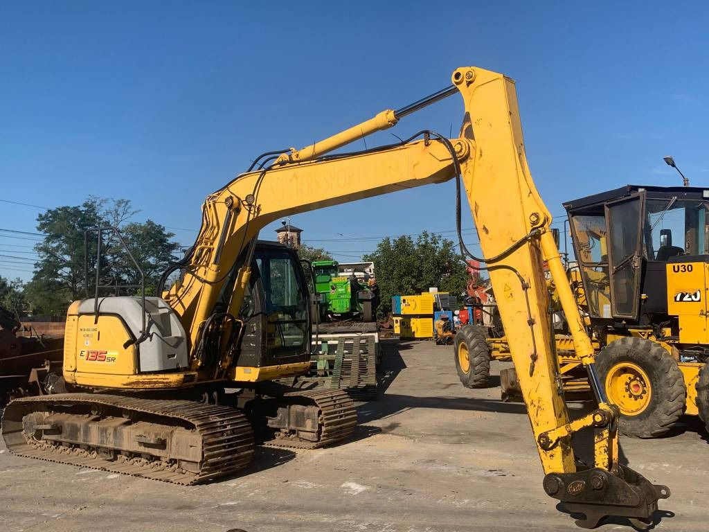 New Holland E 135 SR - Гусеничный экскаватор: фото 1 New Holland E 135 SR - Гусеничный экскаватор: фото 1