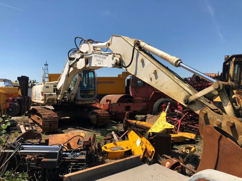 New Holland E 215 B FOR PARTS - Гусеничный экскаватор: фото 4 New Holland E 215 B FOR PARTS - Гусеничный экскаватор: фото 4