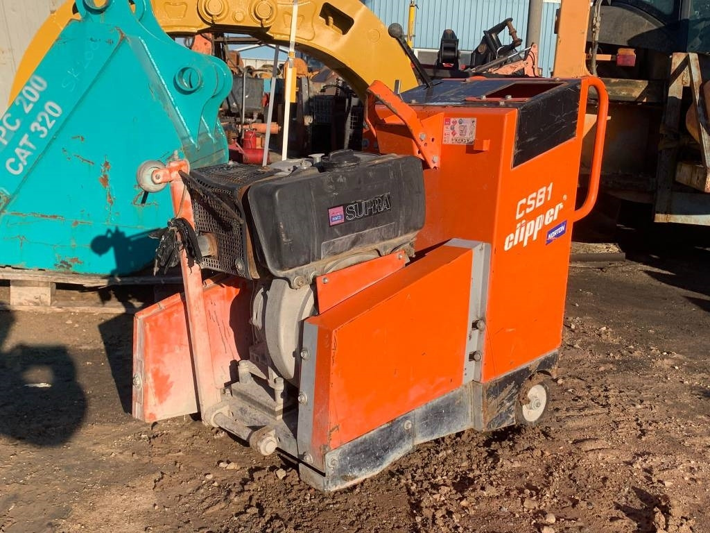 Norton Clipper CSB1 - Асфальтоукладочная техника: фото 1 Norton Clipper CSB1 - Асфальтоукладочная техника: фото 1