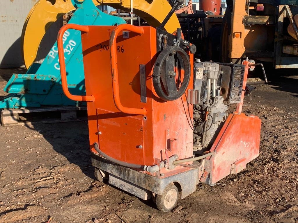 Norton Clipper CSB1 - Асфальтоукладочная техника: фото 3 Norton Clipper CSB1 - Асфальтоукладочная техника: фото 3