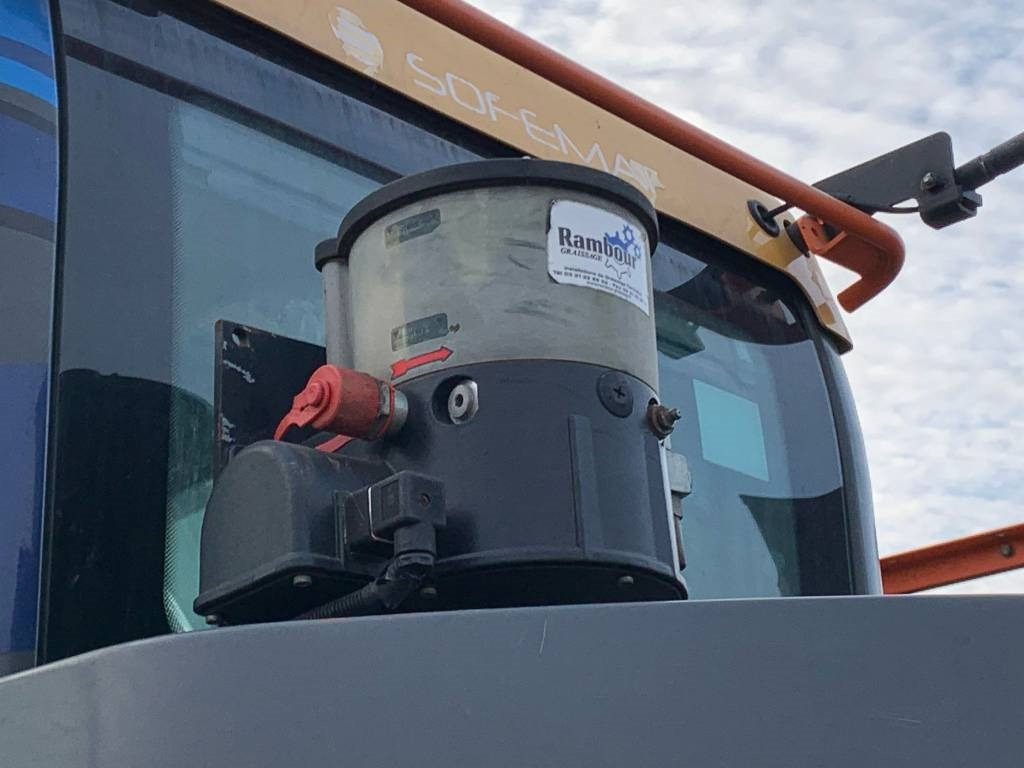 Гусеничный экскаватор Volvo ECR145EL: фото 15