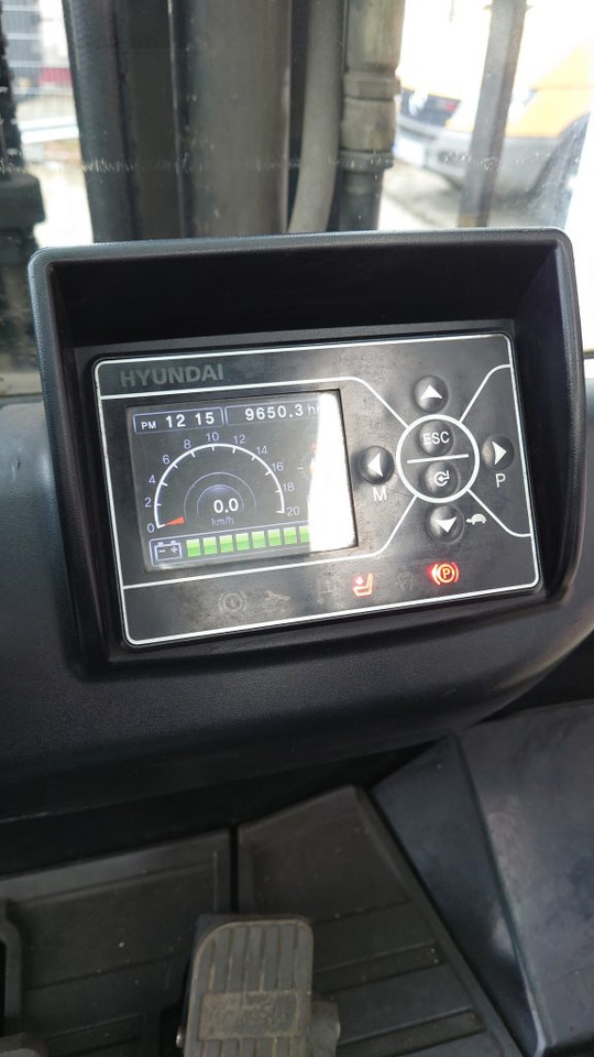 Hyundai 40B-9 - Электропогрузчик: фото 2 Hyundai 40B-9 - Электропогрузчик: фото 2