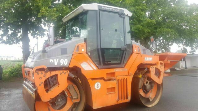 Hamm DV90 VO mit Streuer Klima German Maschine - Дорожный каток: фото 1 Hamm DV90 VO mit Streuer Klima German Maschine - Дорожный каток: фото 1