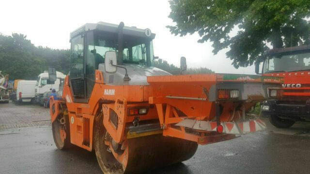 Hamm DV90 VO mit Streuer Klima German Maschine - Дорожный каток: фото 2 Hamm DV90 VO mit Streuer Klima German Maschine - Дорожный каток: фото 2