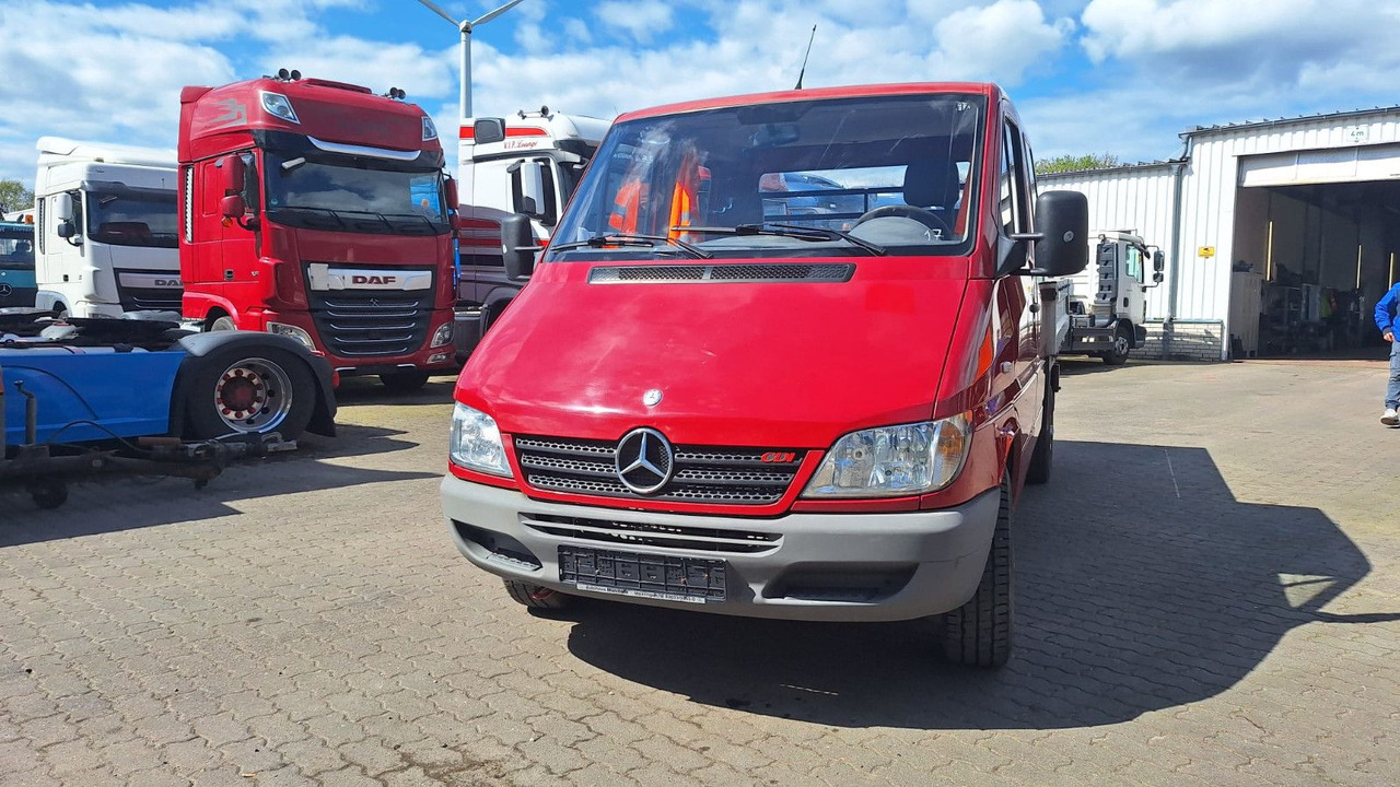 Mercedes-Benz 313 Pritsche Doppelkabine - Малотоннажный бортовой грузовик, Грузопассажирский фургон: фото 3 Mercedes-Benz 313 Pritsche Doppelkabine - Малотоннажный бортовой грузовик, Грузопассажирский фургон: фото 3