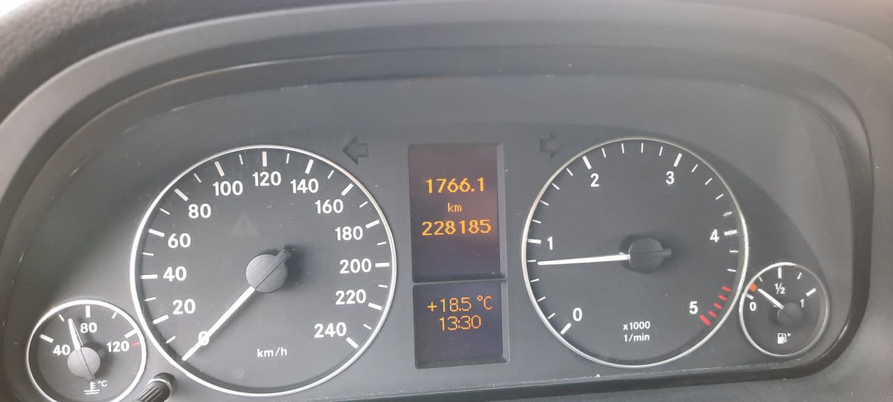 Mercedes-Benz A 180 A 180 CDI AVANTGARDE - Седан: фото 3 Mercedes-Benz A 180 A 180 CDI AVANTGARDE - Седан: фото 3